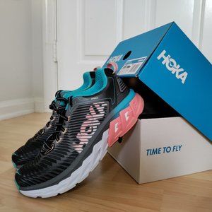 Women's Size 8 - Hoka ARAHI 5